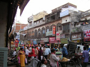 shopping-in-aminabad-lucknow